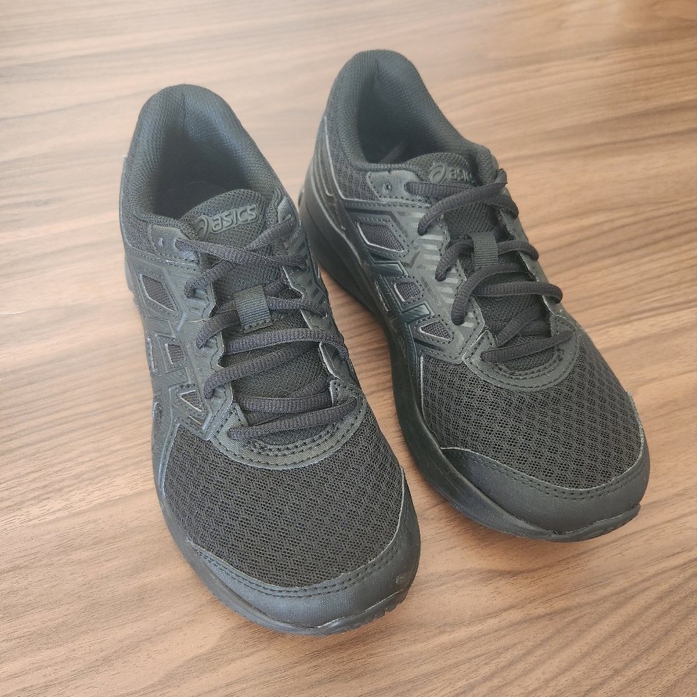 Asics Triple Black Sneakers